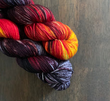 Load image into Gallery viewer, Eye Of Sauron- Versatility DK