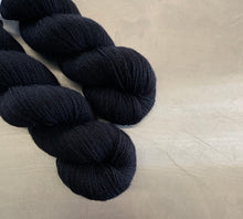 Load image into Gallery viewer, Basic Black- Serendipity Sock