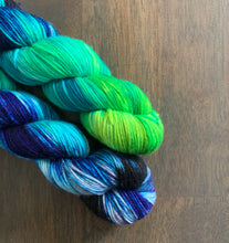 Load image into Gallery viewer, St. Elmo’s Fire- Essential DK