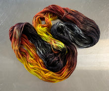 Load image into Gallery viewer, Eye Of Sauron - Etain Fingering