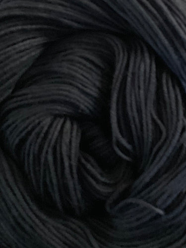 Basic Black- Essential DK